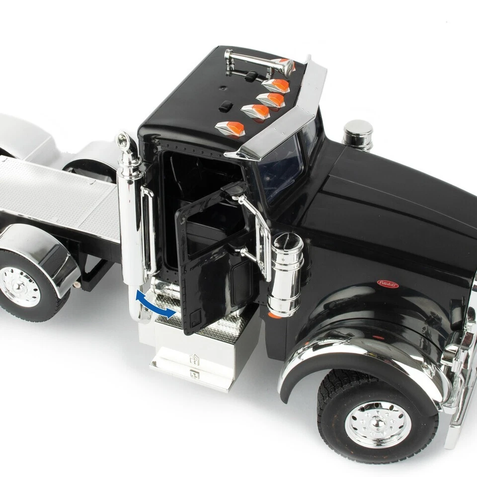 1:16 Peterbilt Truck with Grain Trailer - Image 2 of 4