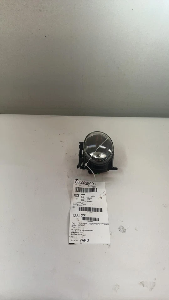 2009-17 Audi Q5 Fog/mark/park/turn Light/lamp LeftFog-driving (bumper Mounted) - Image 2 of 4