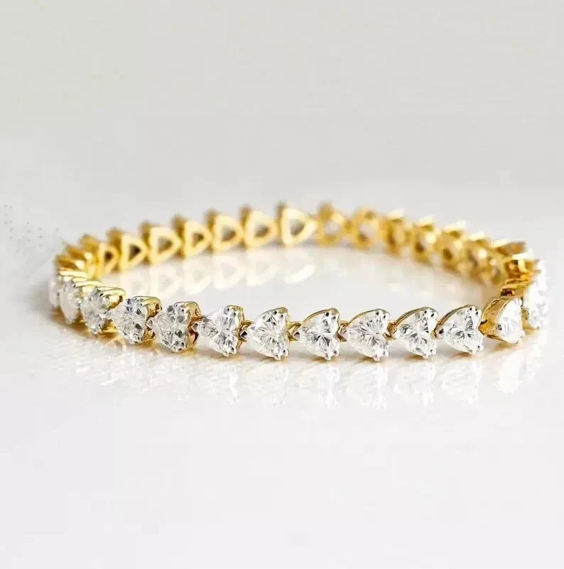Brazalete tenis para mujer 8 quilates enchapado en oro amarillo de 14 quilates con diamantes simulados corte corazón Foto 4 de 4