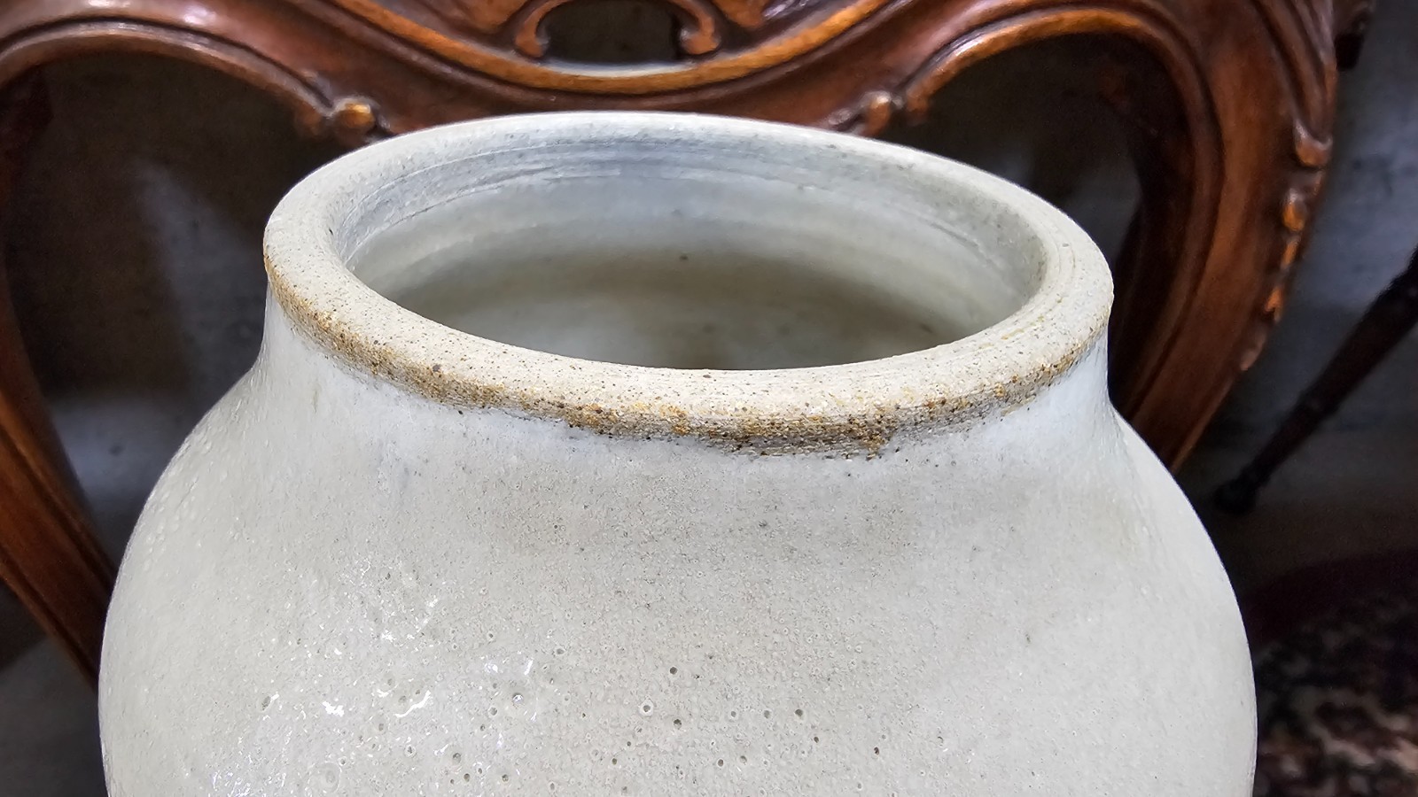 Vintage Stoneware Crock or Vase off white, 5.5”T X 7" EUC Collectable thumbnail 3