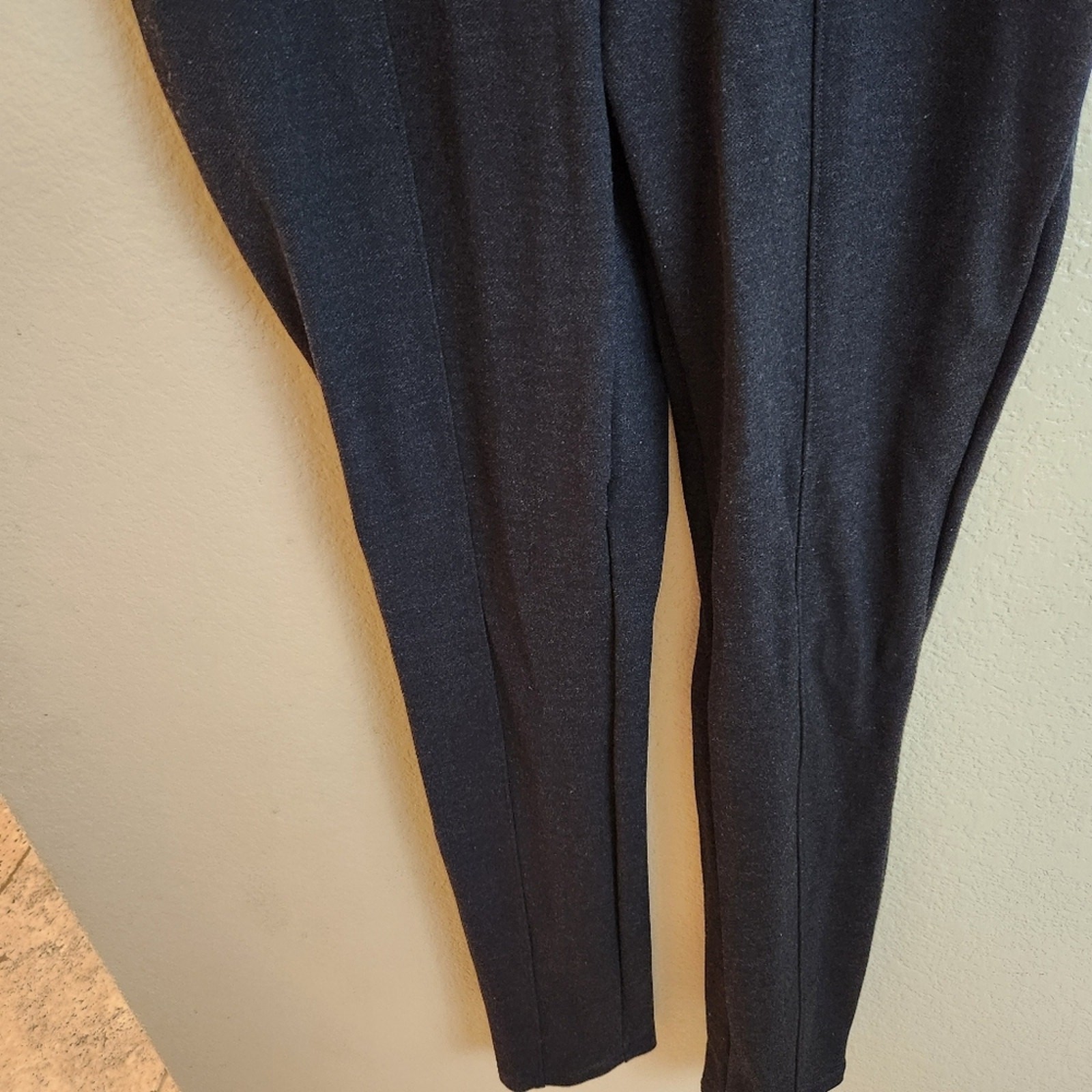 Express Gray Pull on Slim Straight Seamed Pants M… - image 4