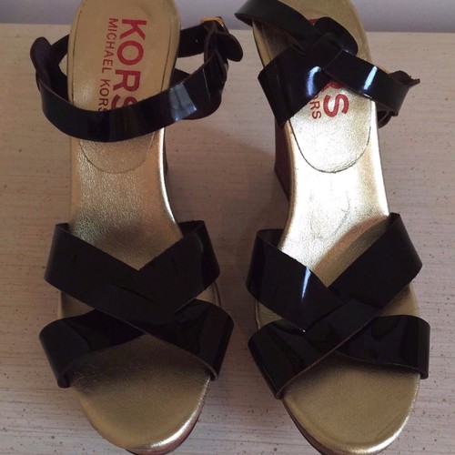 Michael Kors Women's Brown Patent Leather Cork Wedges Sandals Shoes Size 8 $189 - Picture 9 of 12