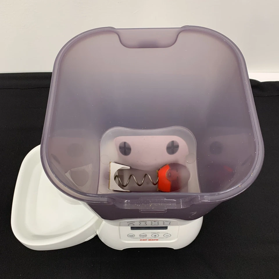 Alimentador automático de alimentos secos para mascotas Petmate C3000 - Funciona Foto 4 de 4