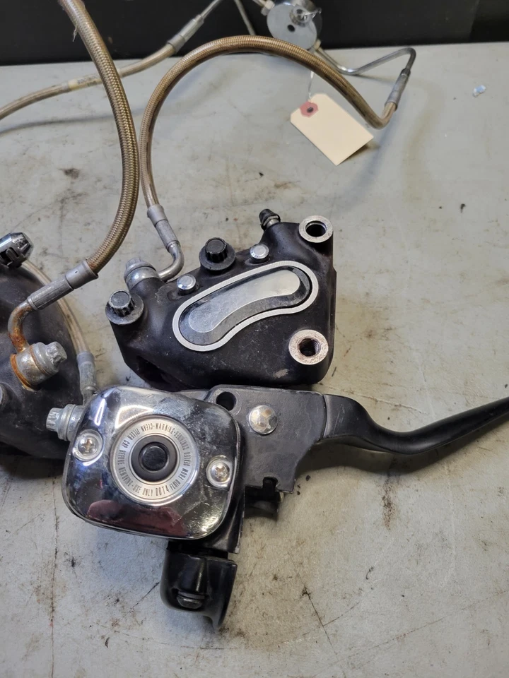 🔥 2006 02-08 Harley Davidson Street Glide FLHXI Front Brake Caliper Perch Line - Image 2 of 4