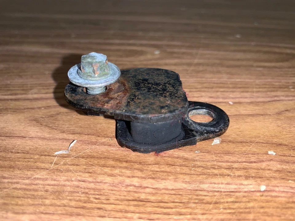 Suzuki RM125 1999 82-19 OEM SILENCIADOR AMORTIGUADOR SOPORTE DE GOMA. Foto 2 de 4