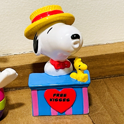 Snoopy Peanuts Easter Beagle Egg Hopper Woodstock Kiss Lot 3 PVC 2.5" Figures - Picture 4 of 11