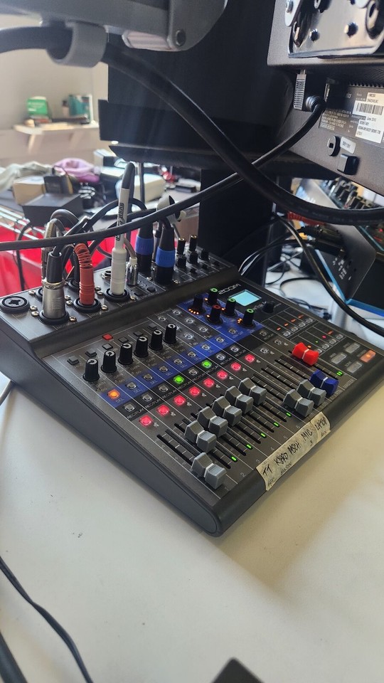 Zoom LiveTrak L8 Podcast Recorder/Mixer 884354021146 eBay