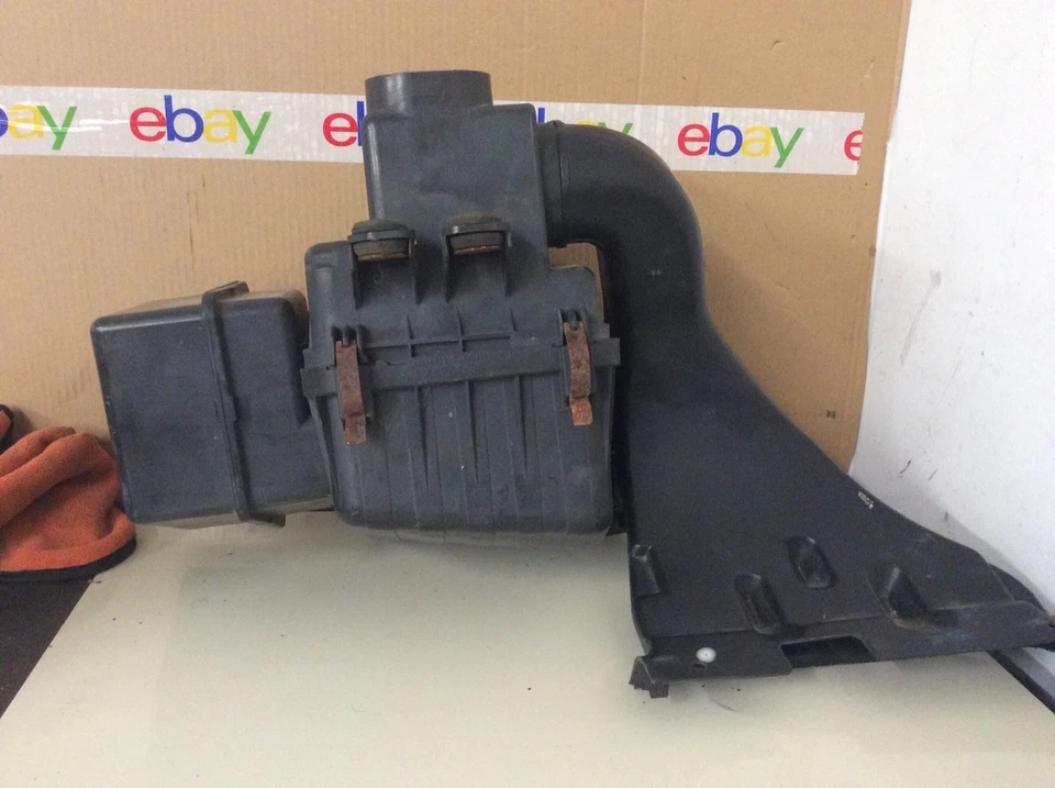 99- 03 MITSUBISHI GALANT MASS AIR FLOW AIR CLEANER BOX FULL ASSEMBLY OEM - Image 2 of 4