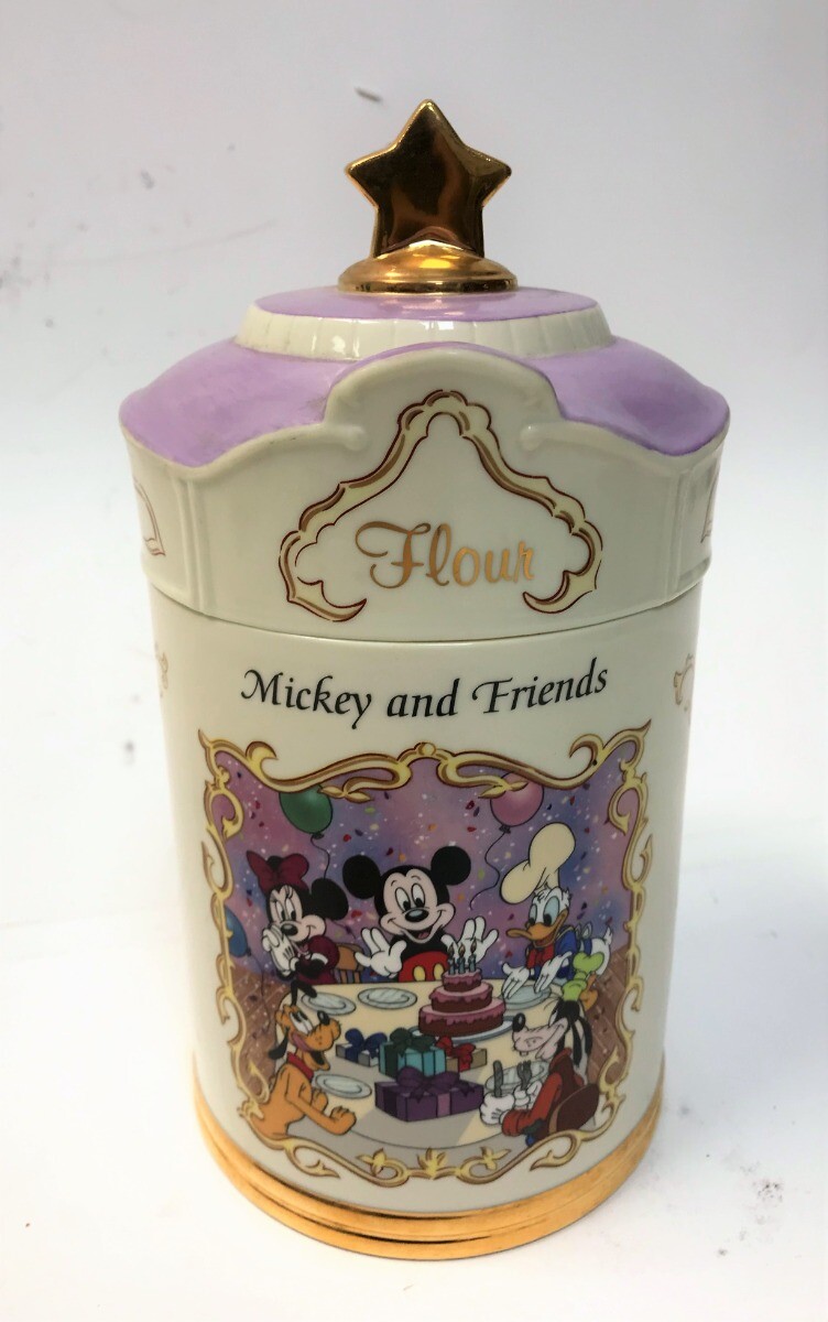☆さらにお値下げ☆ LENOX Disney クラッシックプー　ベース（花瓶） Lenox Disney 1997 Mickey And Friends Animated Classics Canister