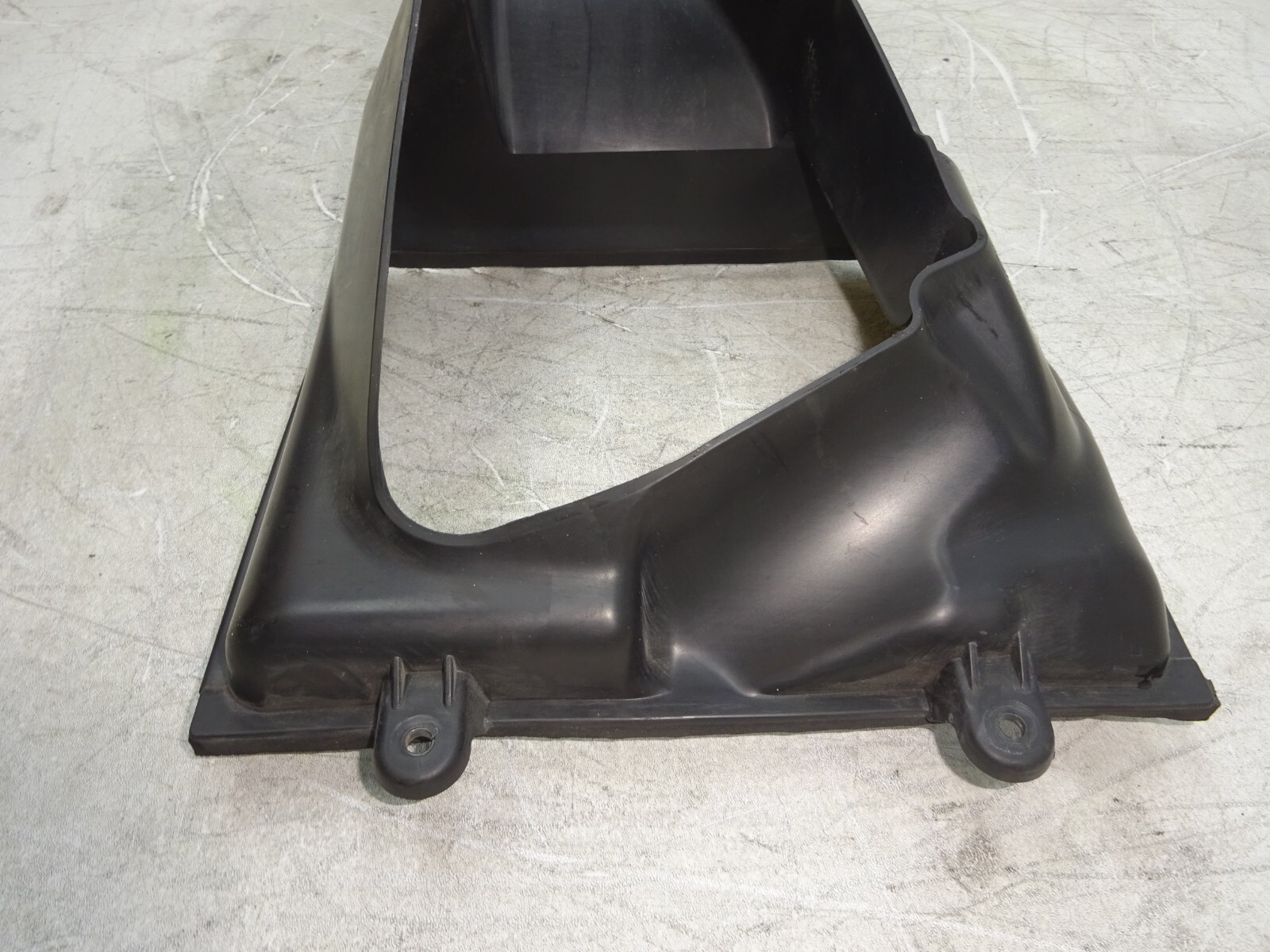 14-17 Maserati Ghibli Front Left Intercooler Duct Shroud 670004140 OEM DE240276