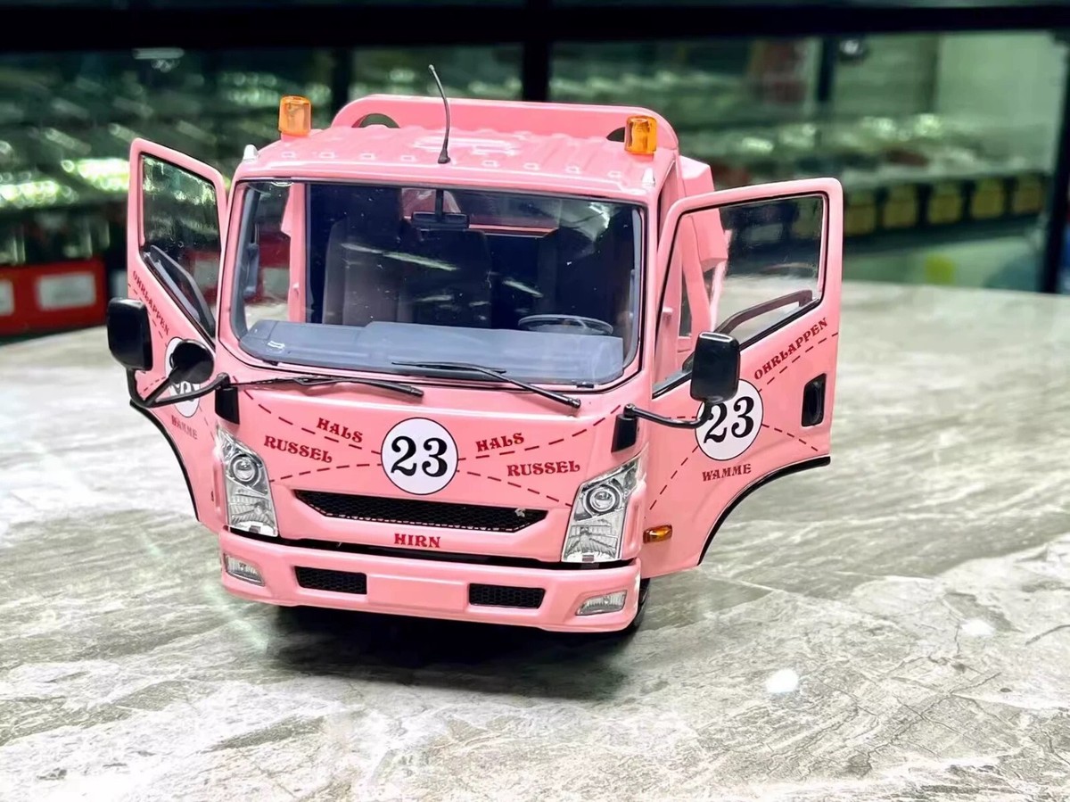 Camion Remorque Barricade 'Pink Pig' échelle 1:18 DBGT - Modèle Alliage, Boîte Fermée, édition Limitée