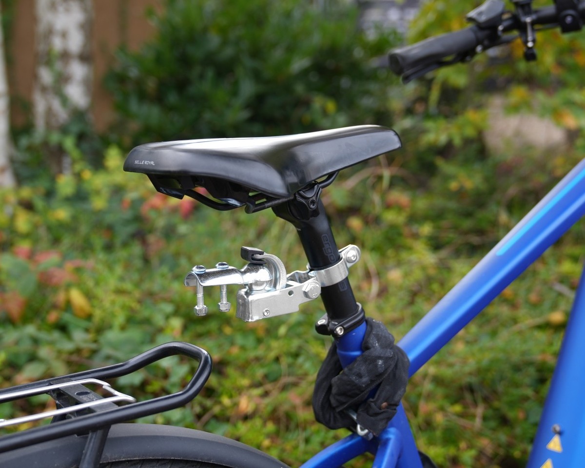 Fahrrad Anhngerkupplung Sattelsttze VENTURA Fahrrad-Anhngerkupplung   Sattelklemmbolzen / Sattelsttze, Stahl, 25,4-31,8 Mm, DE