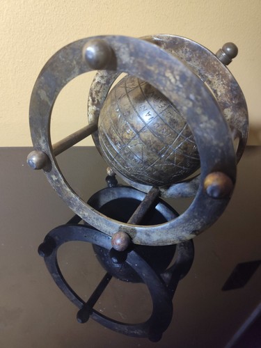 Vintage Solid Brass Desk Office Study Table Globe Etched Old World Style - 7 x 8 - Picture 7 of 10