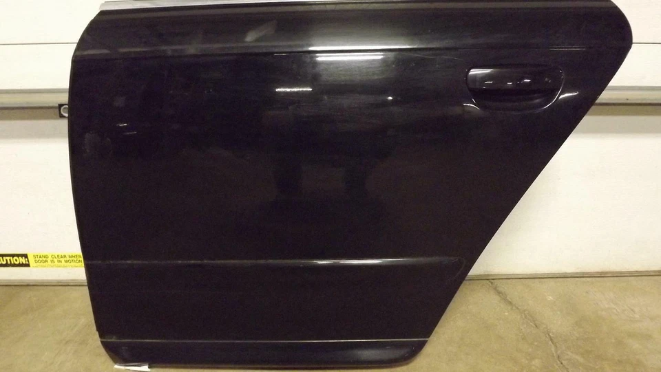 06-08 AUDI A4 S-Line Left Driver Side L Black  Rear Door  - Imagem 3 de 4