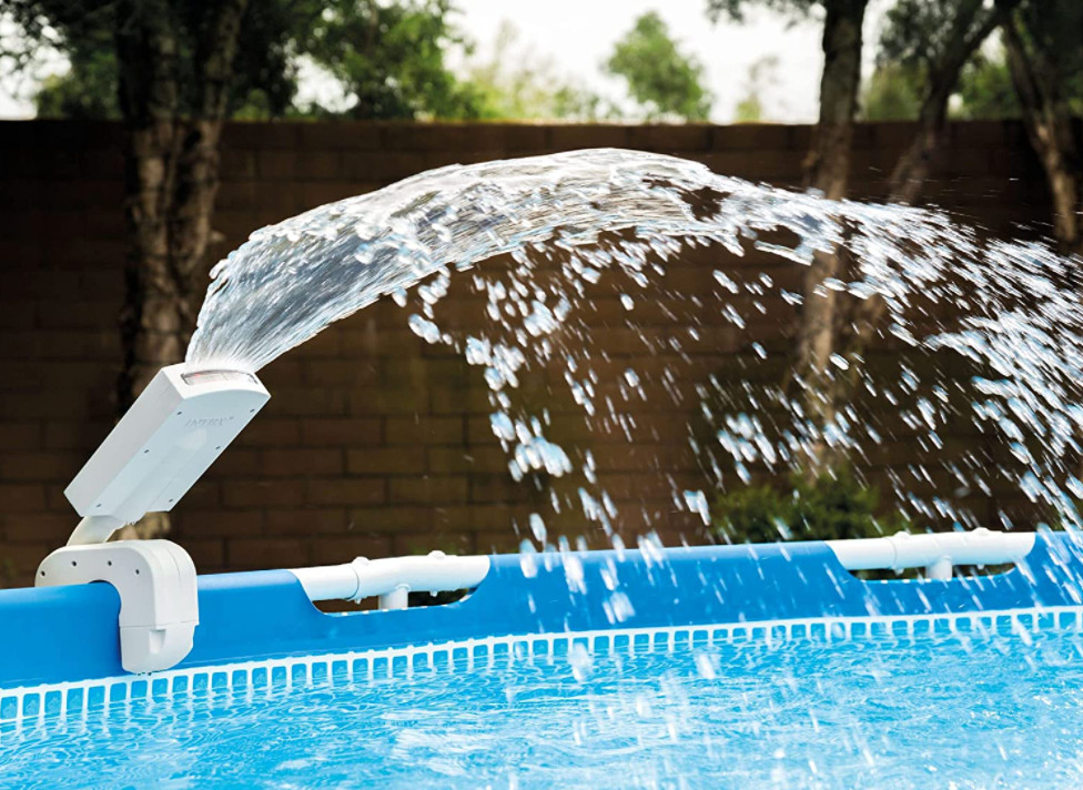 Fontaine de piscine LED pour des soirées d'été lumineuses en famille