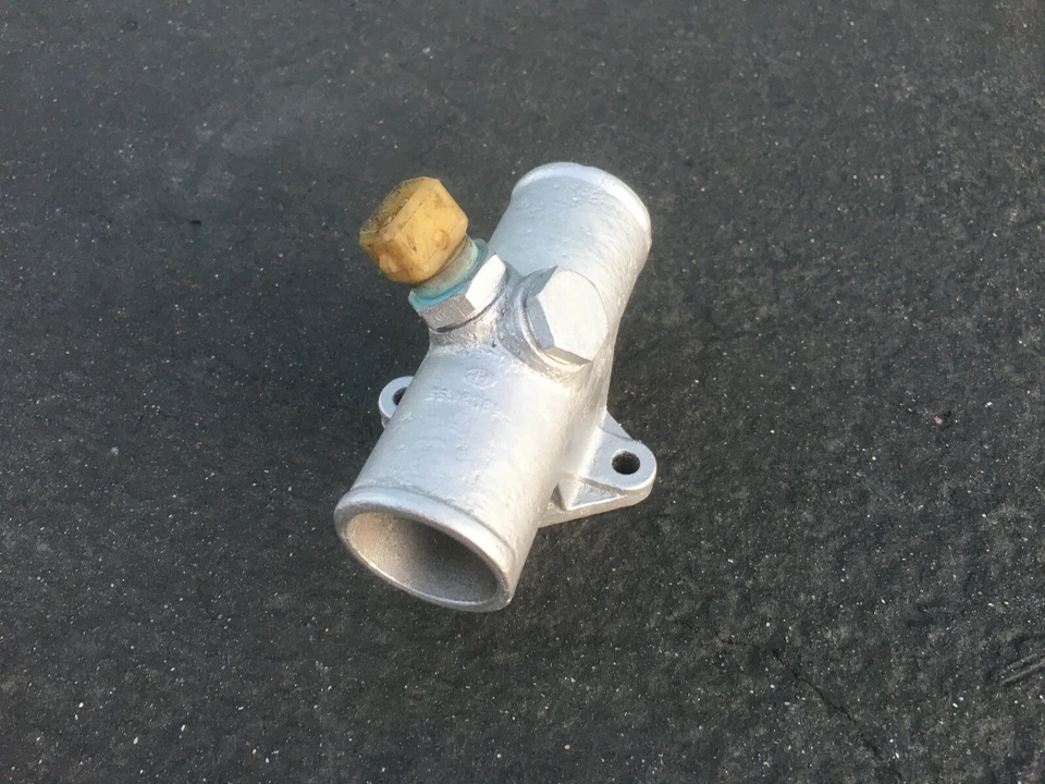 FIAT 124 125 131 132 Termostato Distribuidor de Agua Sensor T Montaje Refrigerante Usado Foto 2 de 4