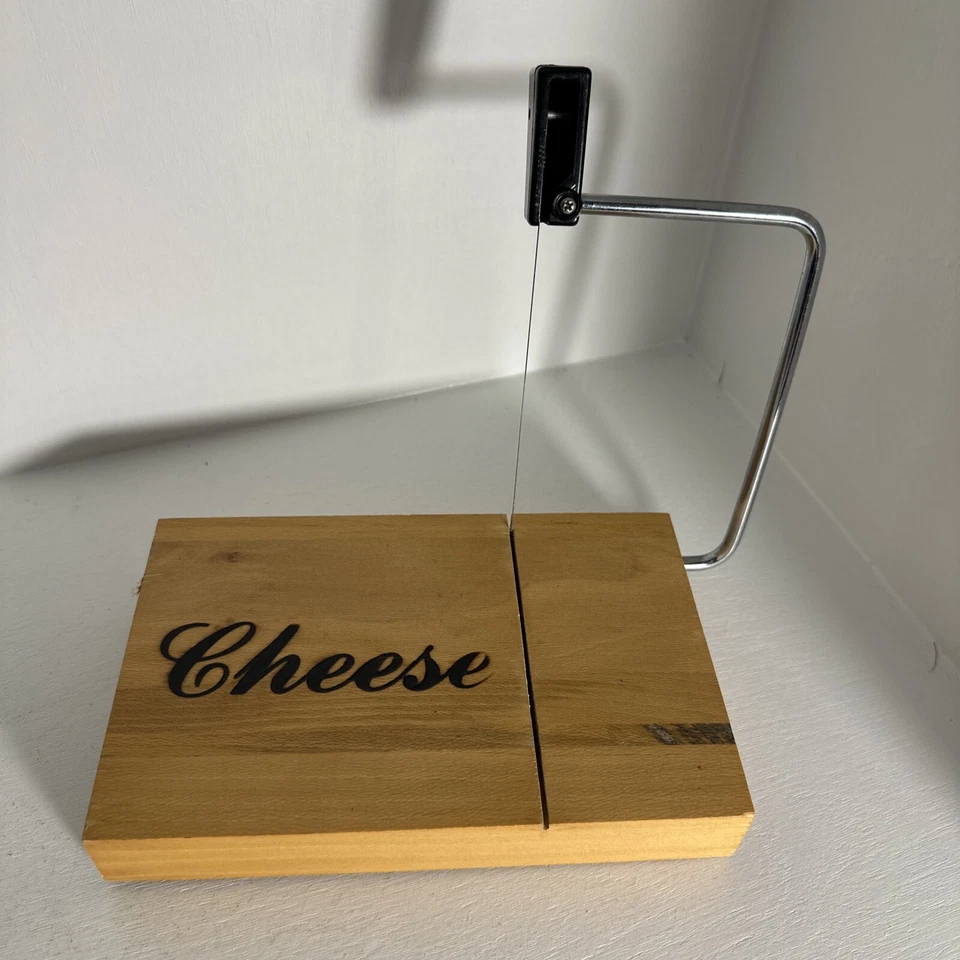 Cortadora de queso gourmet de madera maciza Prodyne Enterprises de colección Foto 2 de 4