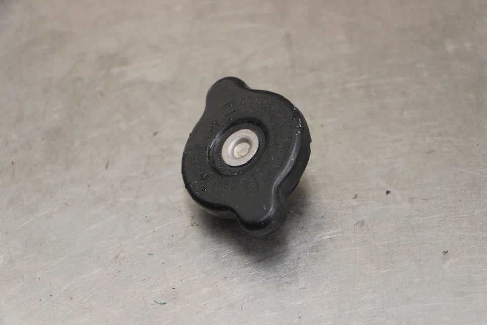 13-17 KAWASAKI NINJA 300 RADIATOR CAP 49085-1066 — 第 2/4 张图片