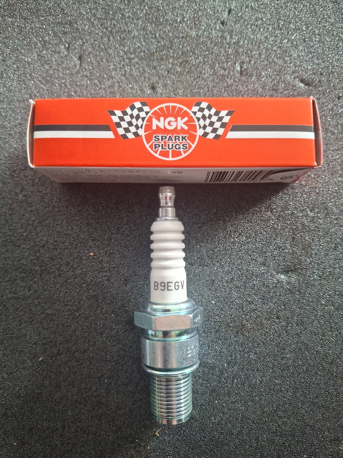 NGK - 5827 - V-Power Spark Plugs, B9EGV Racing Competition