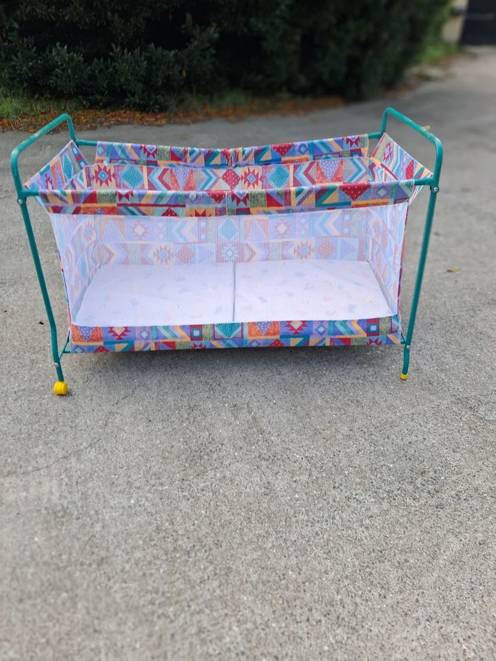 Berceau Parc à bébé d'intérieur ou d'extérieur - Photo 1/4