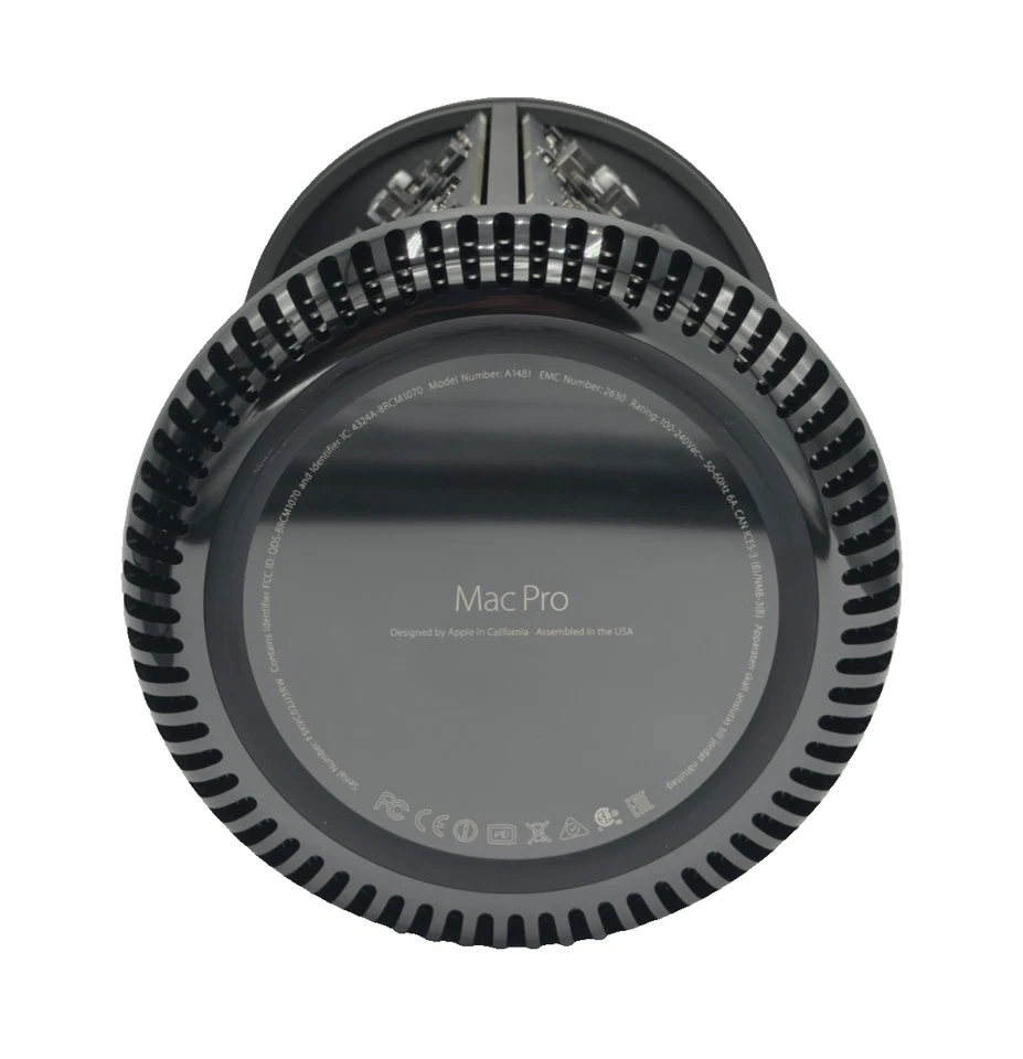 Apple Mac Pro 2013 - Intel Xeon E5 - 3,0 GHz - 16 Go - 256 Go SSD - Comme Neuf