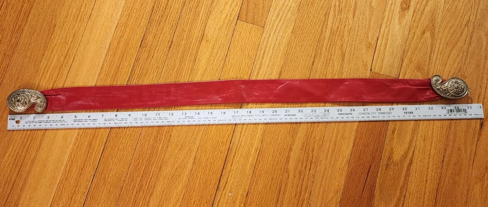 Red Women's Vintage Leather Belt M-L Sized Waist Paisley Hook Buckle 1980s Waist - Image 4 of 4