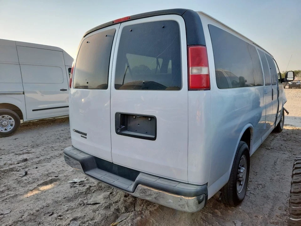 Rear Axle 10.5" Ring Gear 3.54 Ratio Opt GH0 Fits 11-17 EXPRESS 2500 VAN 1839085 Foto 3 de 4