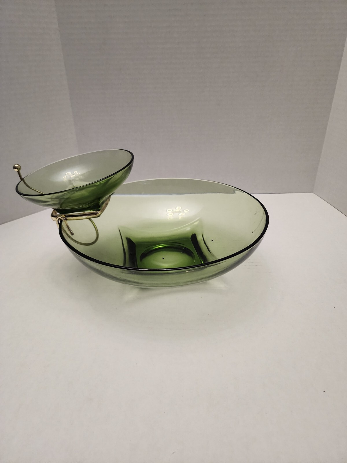 Vintage 1970s Anchor Hocking Green Folded Edge Chip and Dip Set with Wall Bracket
