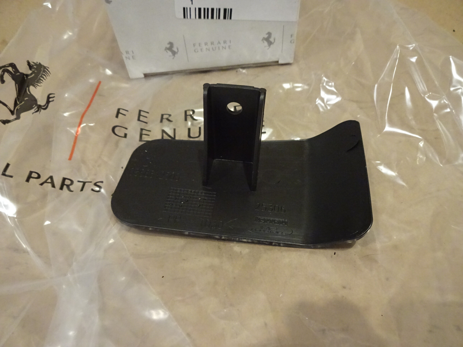 Ferrari 488 GTB,Spider - RH Lower Sill Bracket - P/N 86612500