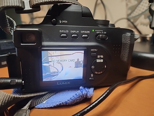 Panasonic Lumix DMC-FZ15 Digital 4MP Camera w/ Battery, 72MM UV Filter, Works - Picture 3 of 19