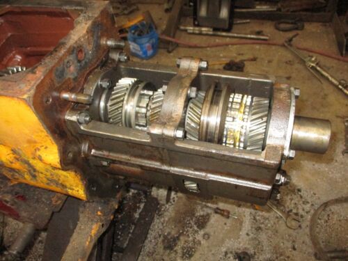 Case 480B Backhoe 8 Speed Shuttle Transmission Gear Box 580B Tractor - Picture 3 of 19
