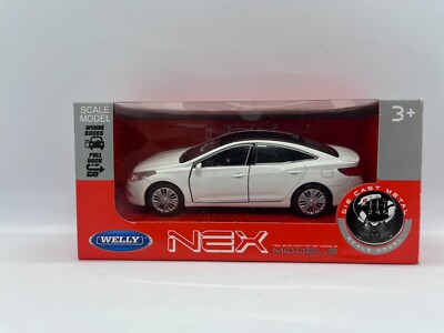 HYUNDAI Grandeur HG Toy Car Miniature Diecast 1:38 white color car