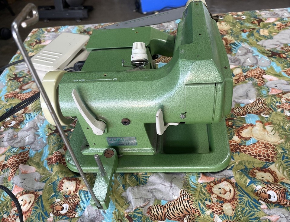 Vintage JUKI Baby Blindstitch CM606 Sewing Machine Solid Cast Metal