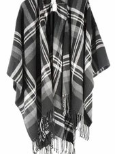 Cozy Grey Plaid Scarf – One Size/Talla Única – Winter Fashion Accessory & Holida