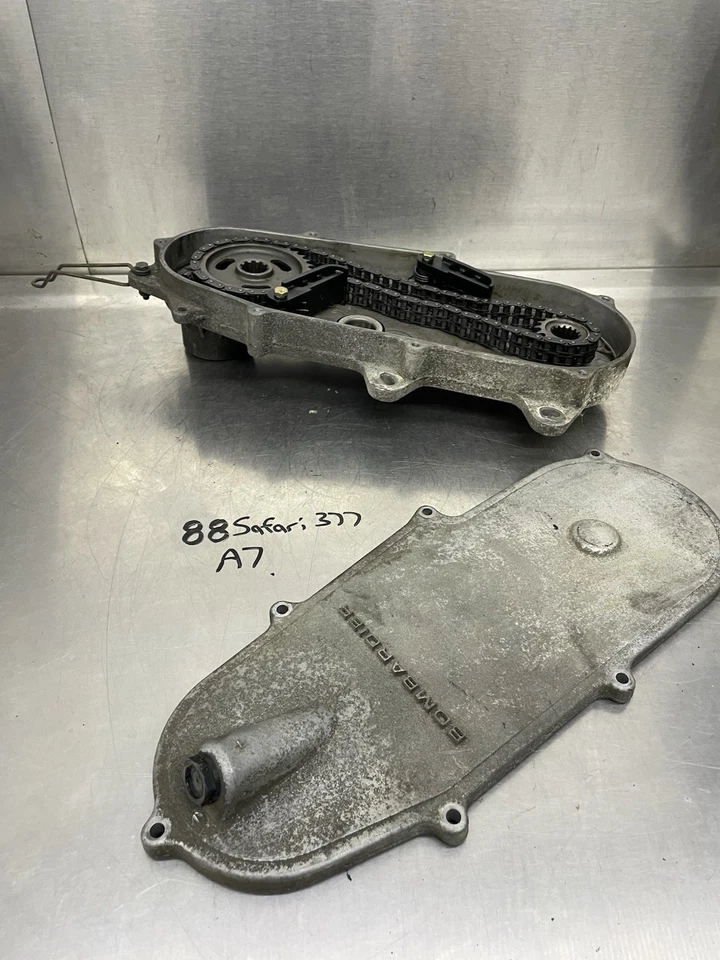 84-88 Skidoo Safari 377 OEM Estuche de cadena Cubierta de oruga Cadena Engranaje Conjunto de caja de cadena Foto 2 de 4