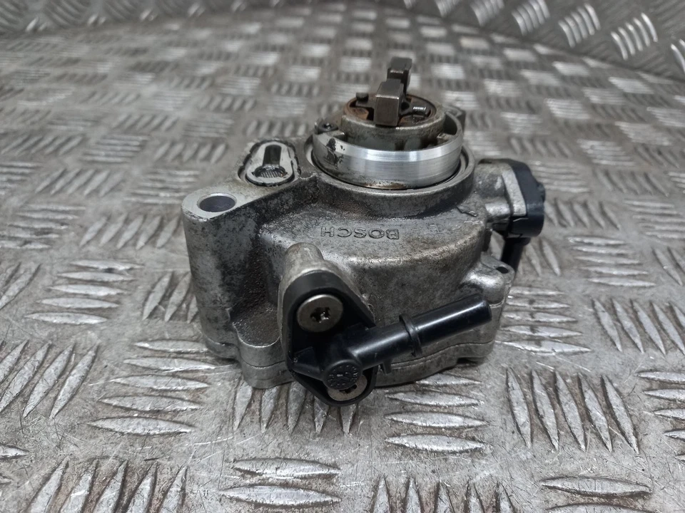 Ford Focus C Max Mk2 Brake Vacuum Pump 1.6L Diesel 9684786780 2010 11 12 13 14 - Image 4 of 4