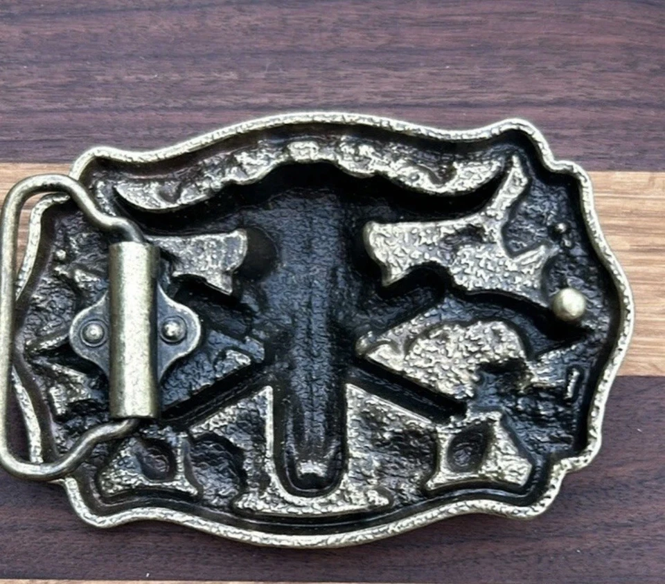 Calavera de búfalo de bisonte, ganado Longhorn tribal nativo vaquero occidental hombres latón macizo Foto 2 de 4