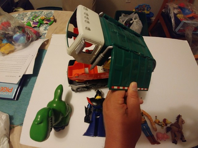 Toy Story Garbage Truck opening fold up playset 6 Figures woody rex flashlight | eBay