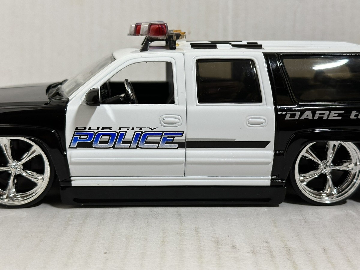 2000 CHEVY SUBURBAN シェビーサバーバン ダイキャスト1/24 Amazon | 1:24 2000 CHEVY SUBURBAN 1/24 サバーバン Suburban