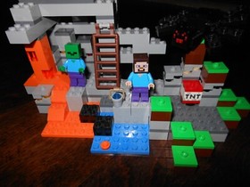 Preowned LEGO 21113 MINECRAFT The Cave (Retired) w/ Box & Manual Complete Set