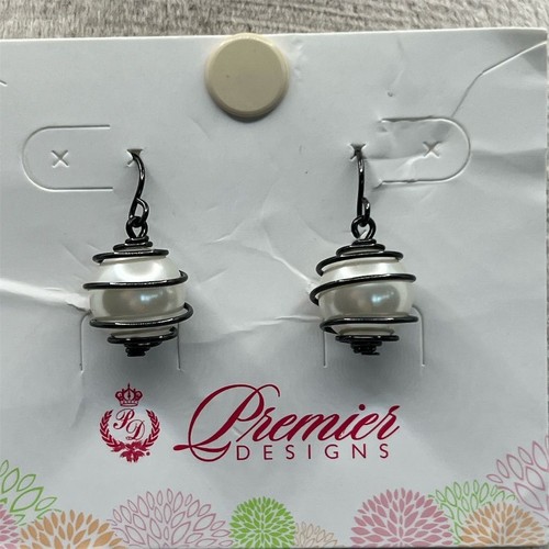 Premier Designs Vintage Faux Pearl Dangle Drop Earrings White