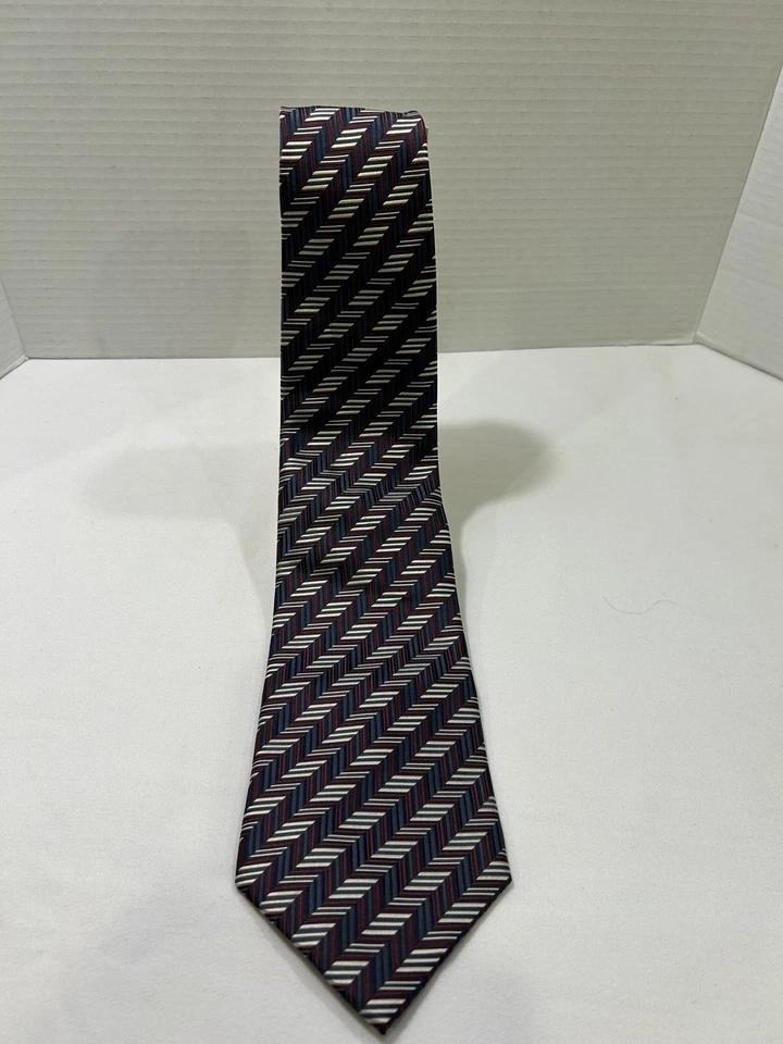 Corbata de seda Paul Dione 100 líneas geométricas para hombre Foto 3 de 4