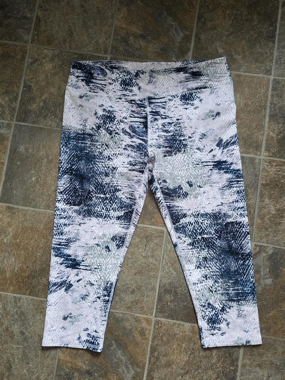 Fabletics Women's Printed Activewear Leggings XXL - image 1