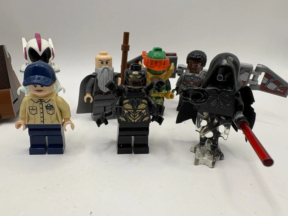 Lote de minifiguras LEGO - R2D2, Gandalf, Falcon, Dementor, Groot, Nexo knight Aaron Foto 2 de 4