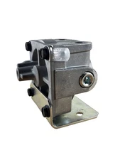 Haldex KN28140 2-Port Air Brake Relay Valve w/ Mounting Bracket thumbnail 3