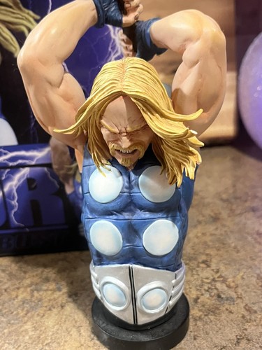 Ultimate Thor Mini Bust - Diamond Select 2003 - 1521/4000 Leggi - Foto 2 di 15
