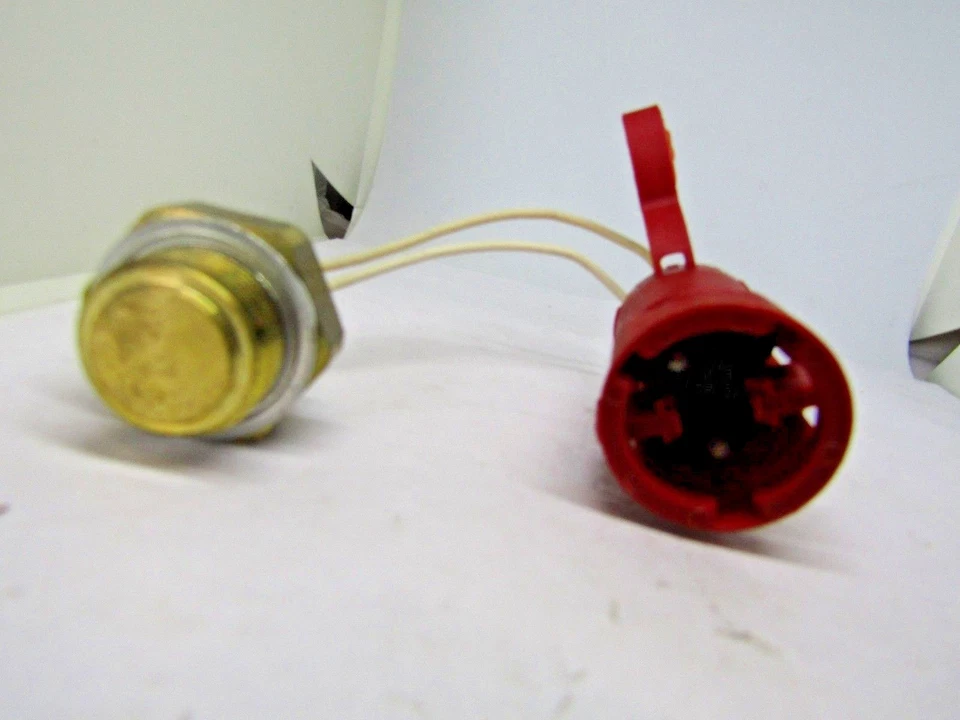 Engine Coolant Temperature Sender BWD TFS564 fits 89 88 Jaguar XJ6 4.0L-L6 - Image 3 of 4