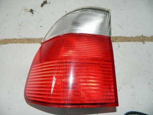 BMW 5er E39 Touring Facelift Rücklicht links, mit Lampenträger