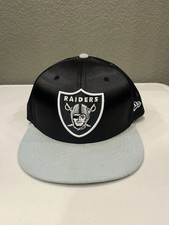 New Era Las Vegas Raiders 59Fifty Fitted Hat Satin Black Size 7 Snap Back