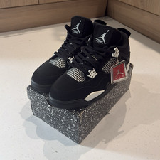 Air Jordan 4 White Thunder ? Brand New (No Original Box) 